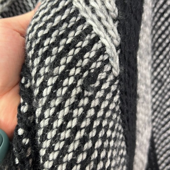 BCBGMAXAZRIA Wool Blend Gray & Black Open Front Waterfall Cardigan Sweater XL - Picture 5 of 12